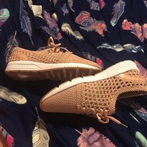 Knitted shoes